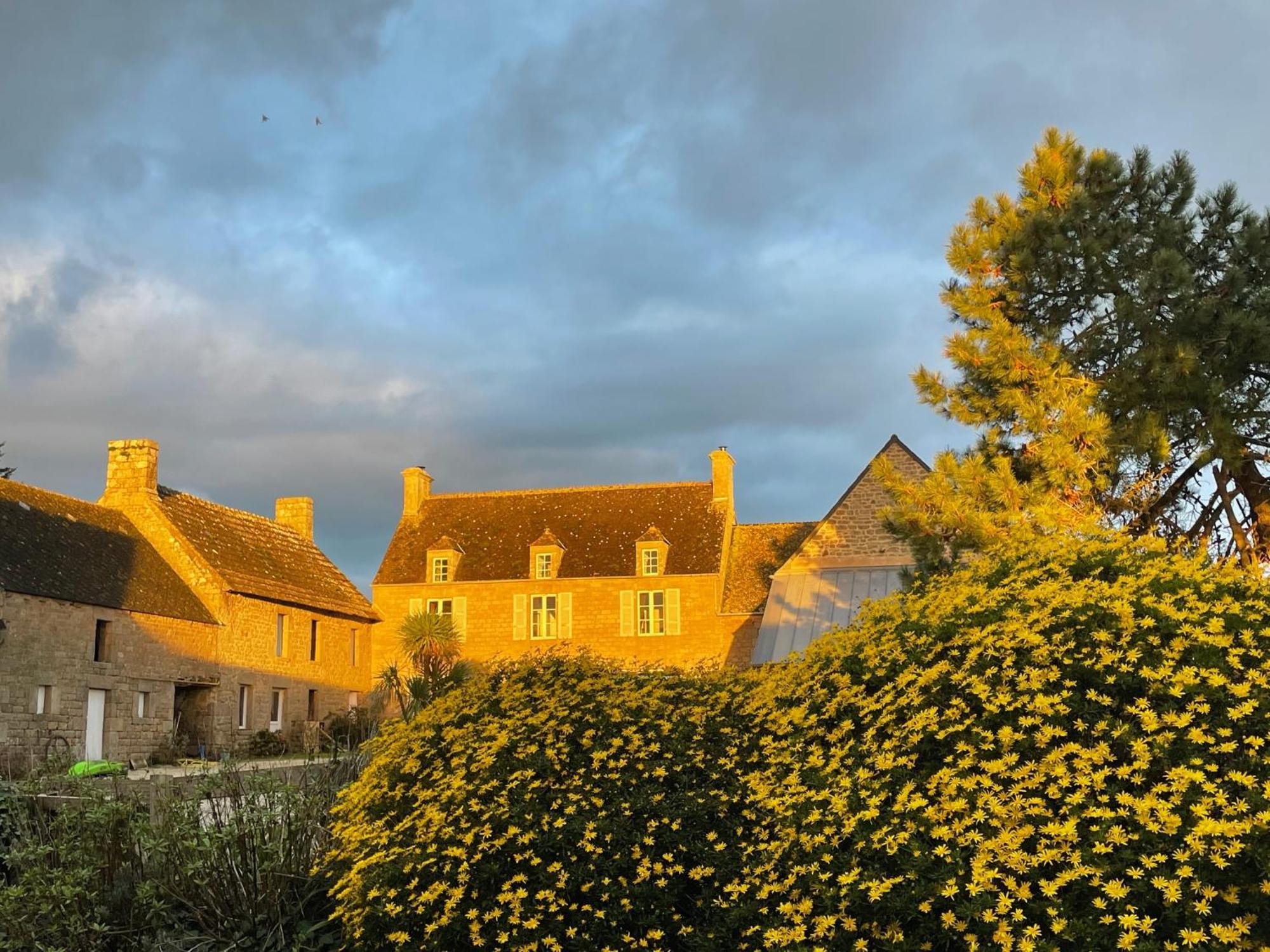 La Ferme De Nehou Hotell Gatteville-le-Phare Exteriör bild