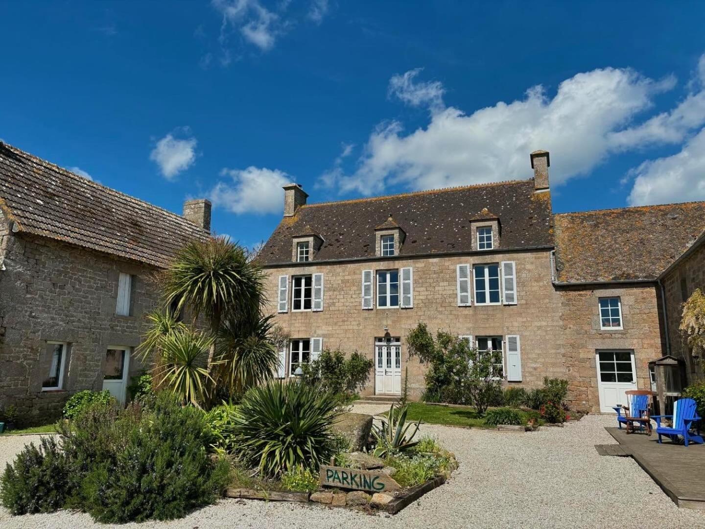La Ferme De Nehou Hotell Gatteville-le-Phare Exteriör bild